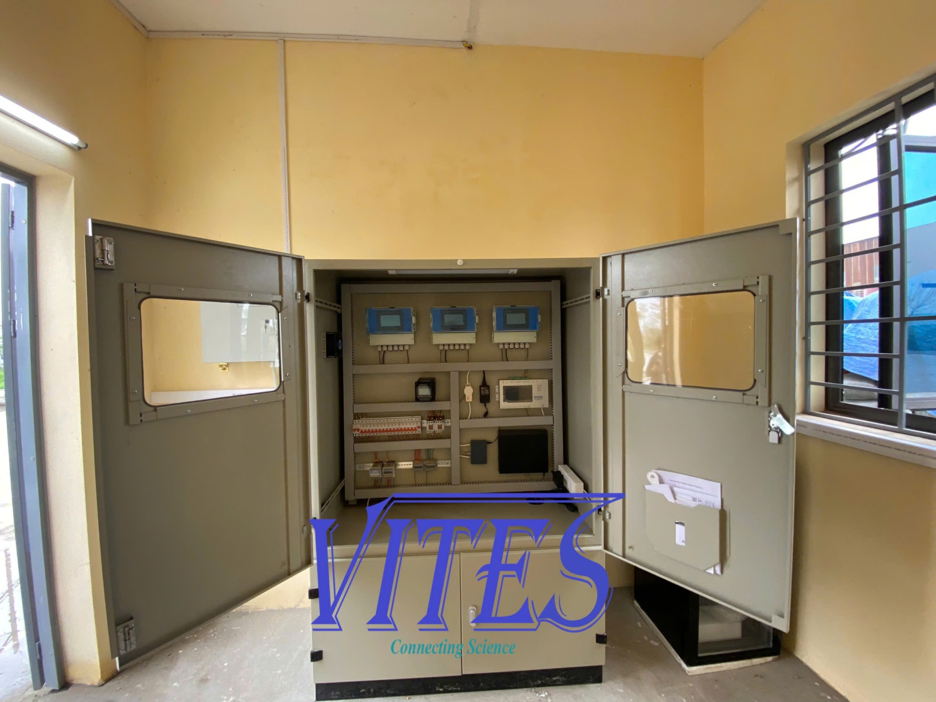 Complete installation of automatic wastewater monitoring stations for bridge centralized wastewater treatment stations