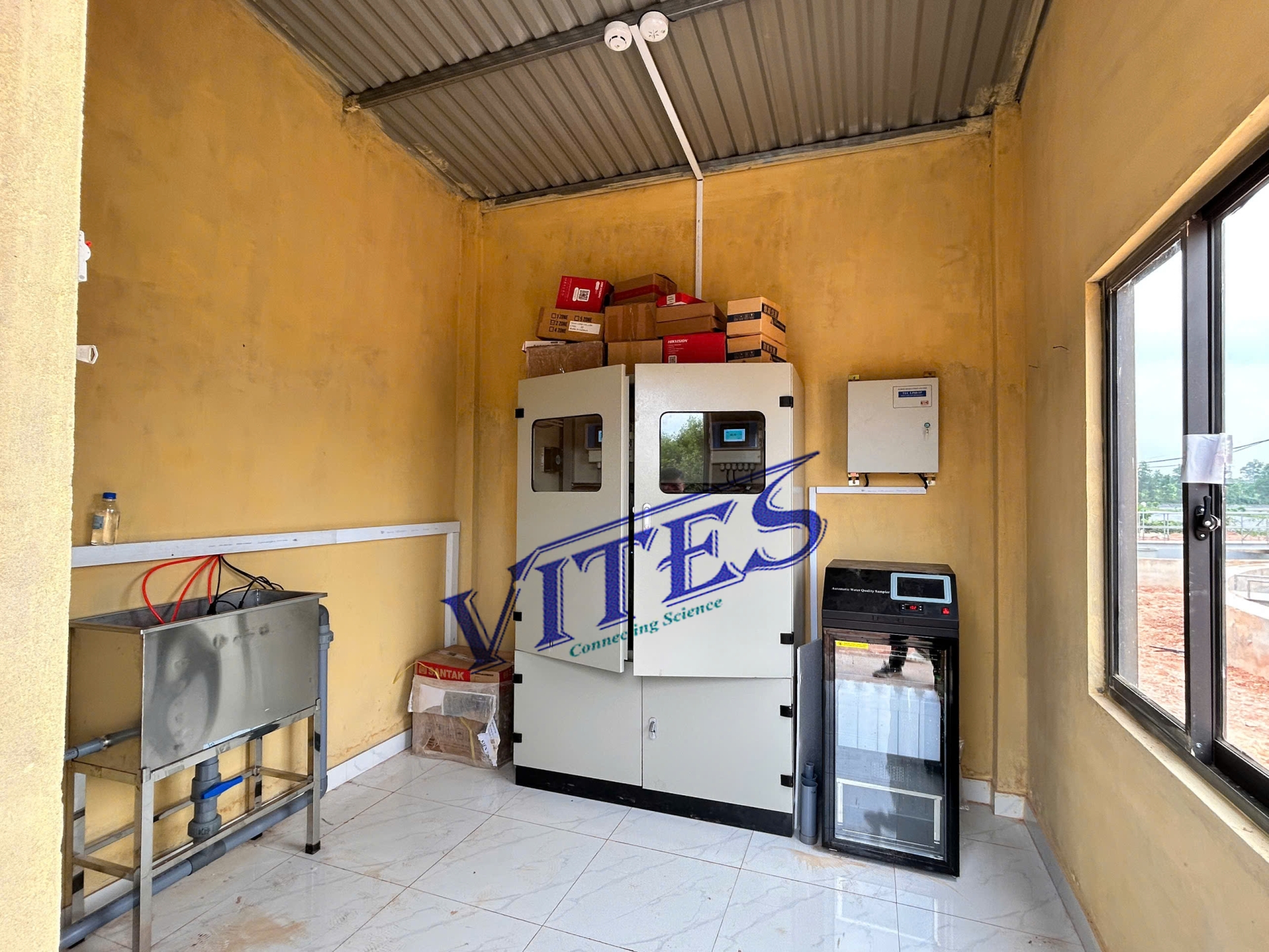 HOÀN THÀNH LẮP ĐẶT TRẠM QUAN TRẮC NƯỚC THẢI TỰ ĐỘNG CHO CÔNG TY CỔ PHẦN CHẾ BIẾN NÔNG SẢN HƯNG LỘC (FOCOCEV QUẢNG TRỊ)